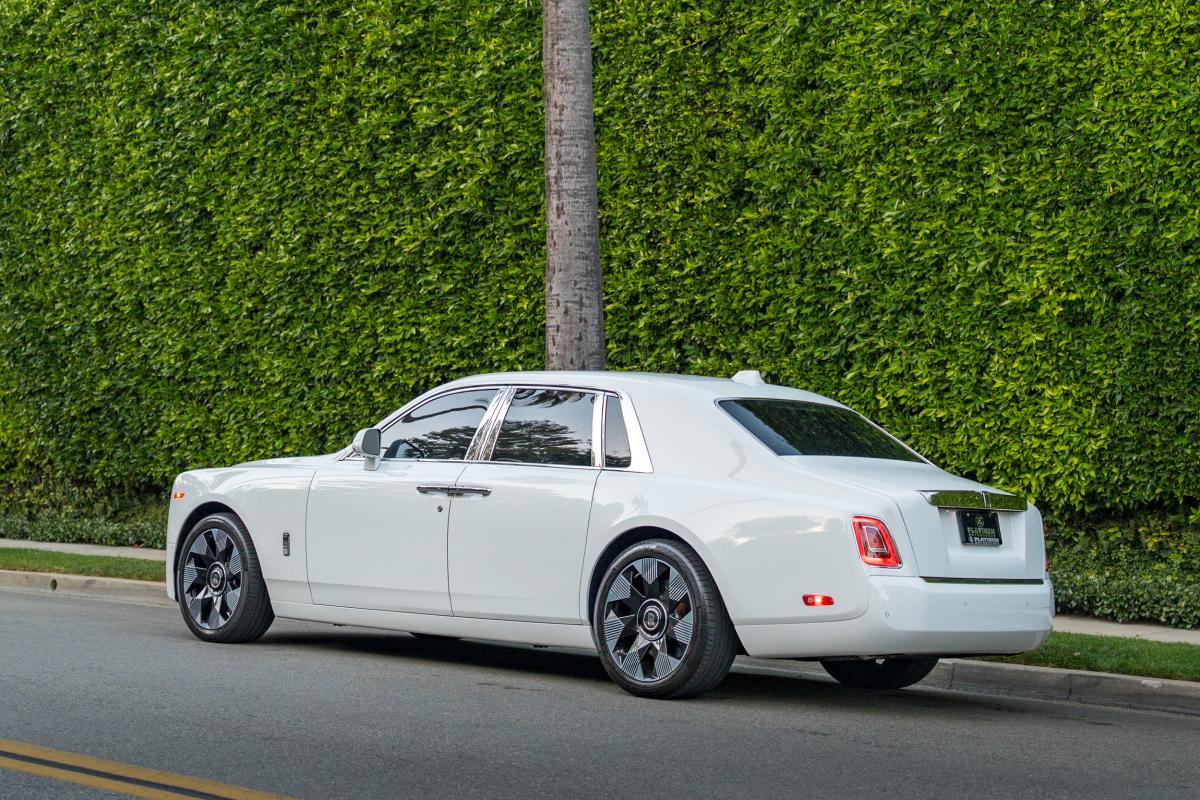 Rolls-Royce Phantom Series II Rental in Los Angeles Thumbnail 