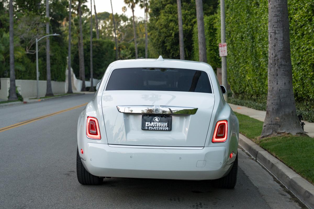 Rolls-Royce Phantom Series II Rental in Los Angeles Thumbnail 
