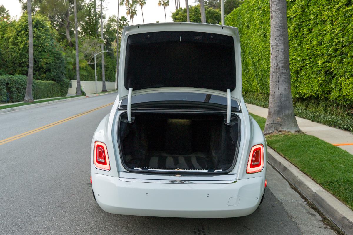 Rolls-Royce Phantom Series II Rental in Los Angeles Thumbnail 