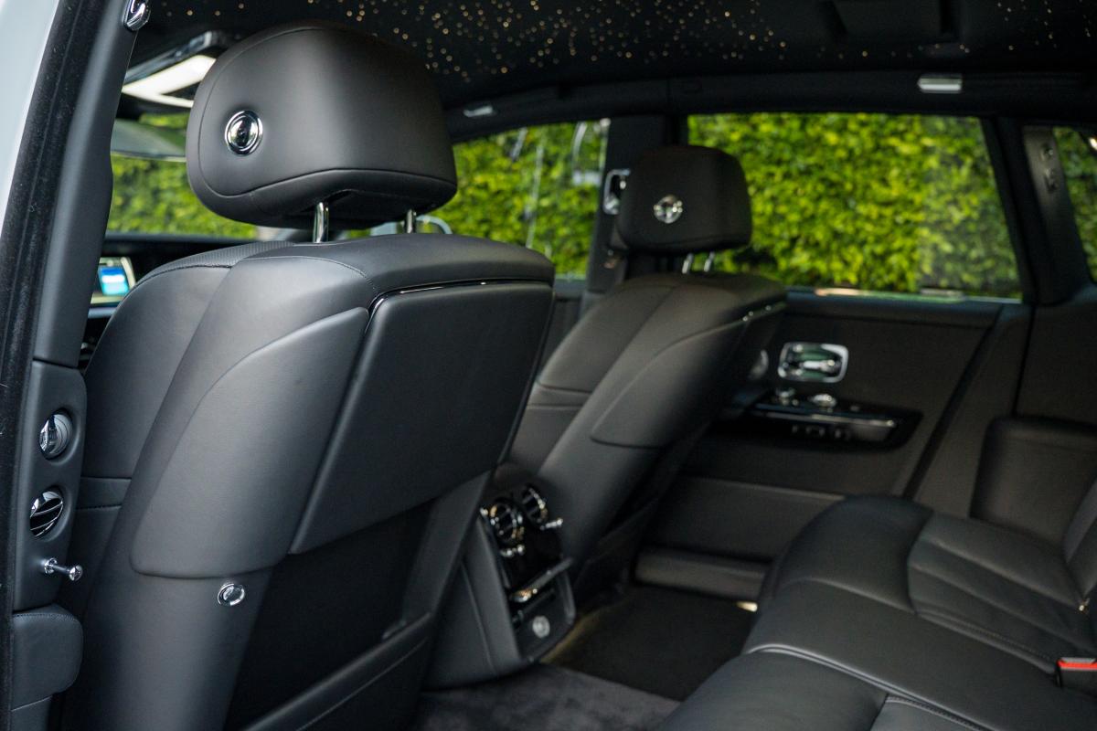 Rolls-Royce Phantom Series II Rental in Los Angeles Thumbnail 