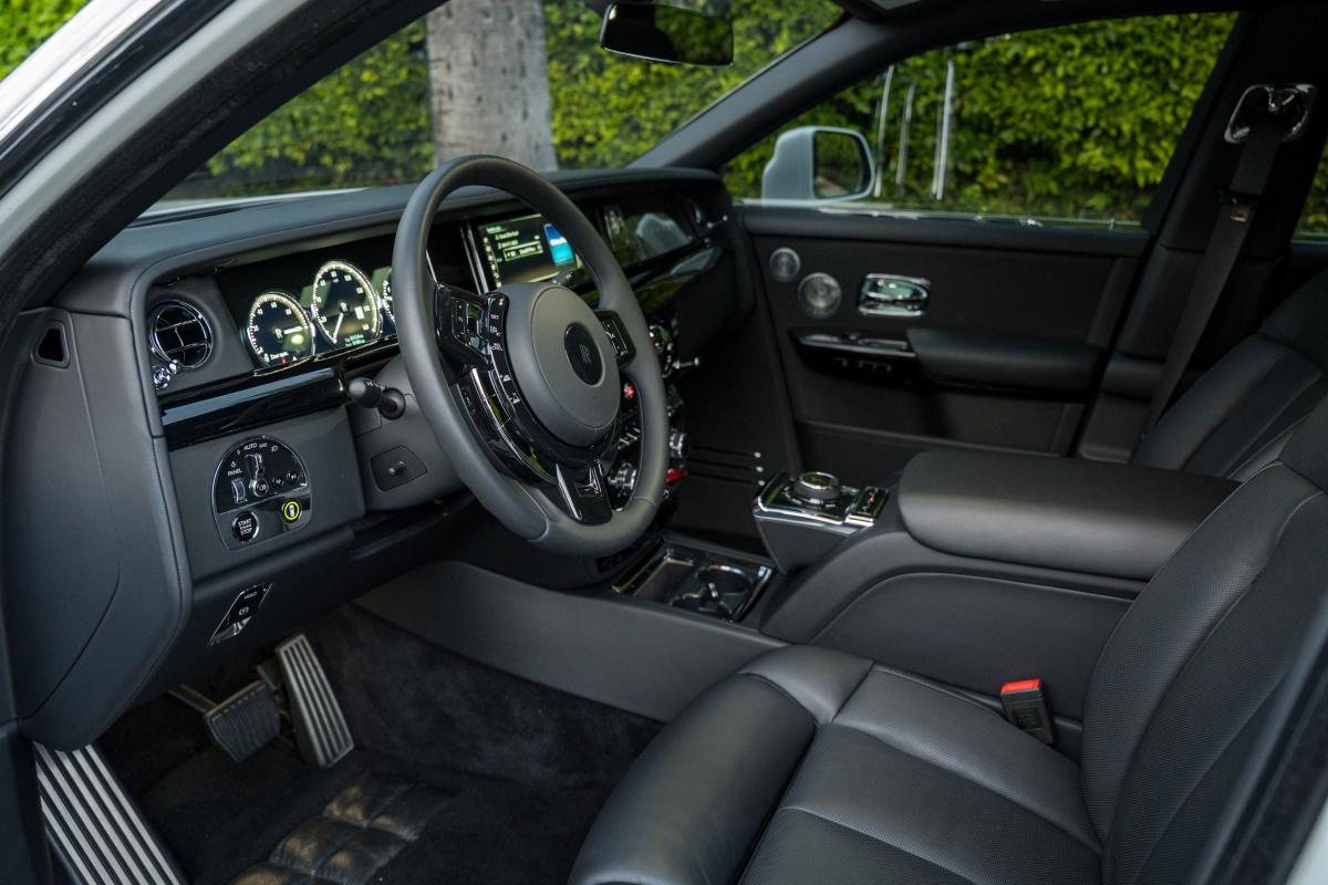 Rolls-Royce Phantom Series II Rental in Los Angeles Thumbnail 