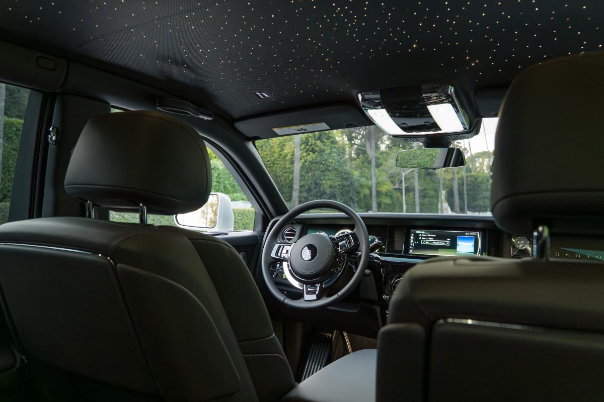 Rolls-Royce Phantom Series II Rental in Los Angeles Thumbnail 