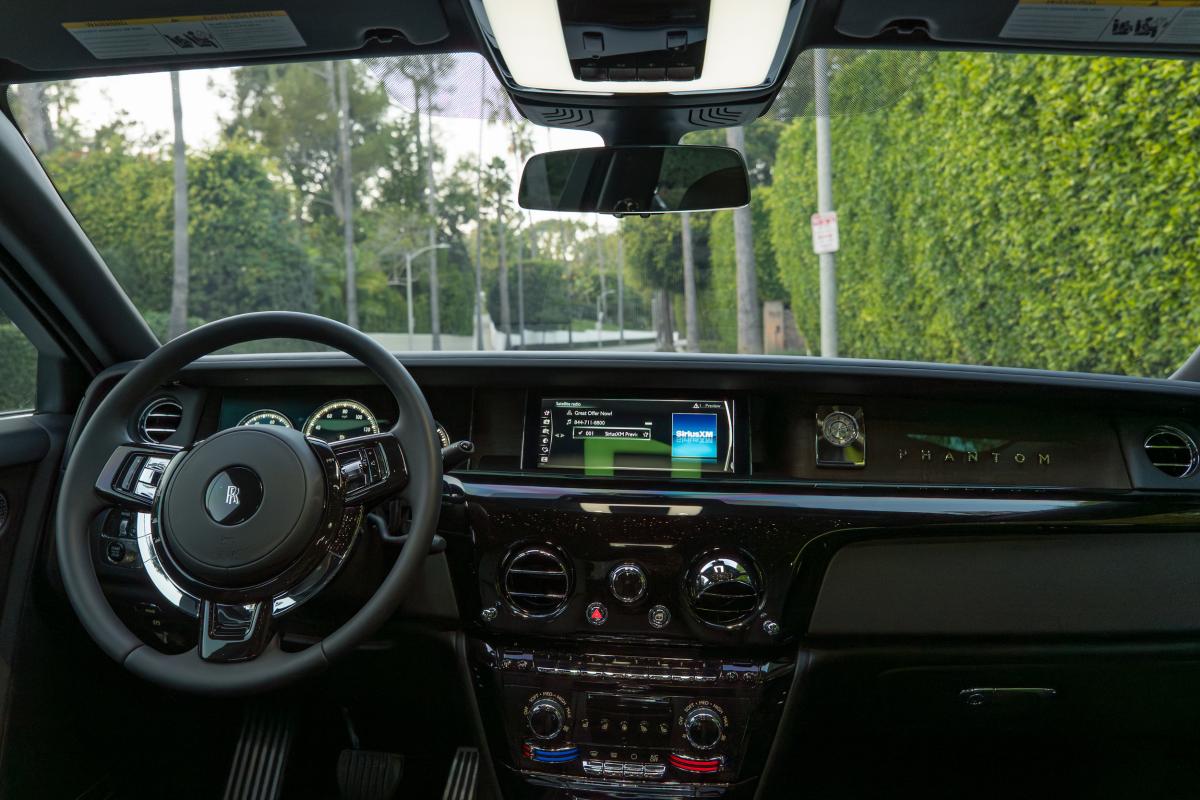 Rolls-Royce Phantom Series II Rental in Los Angeles Thumbnail 