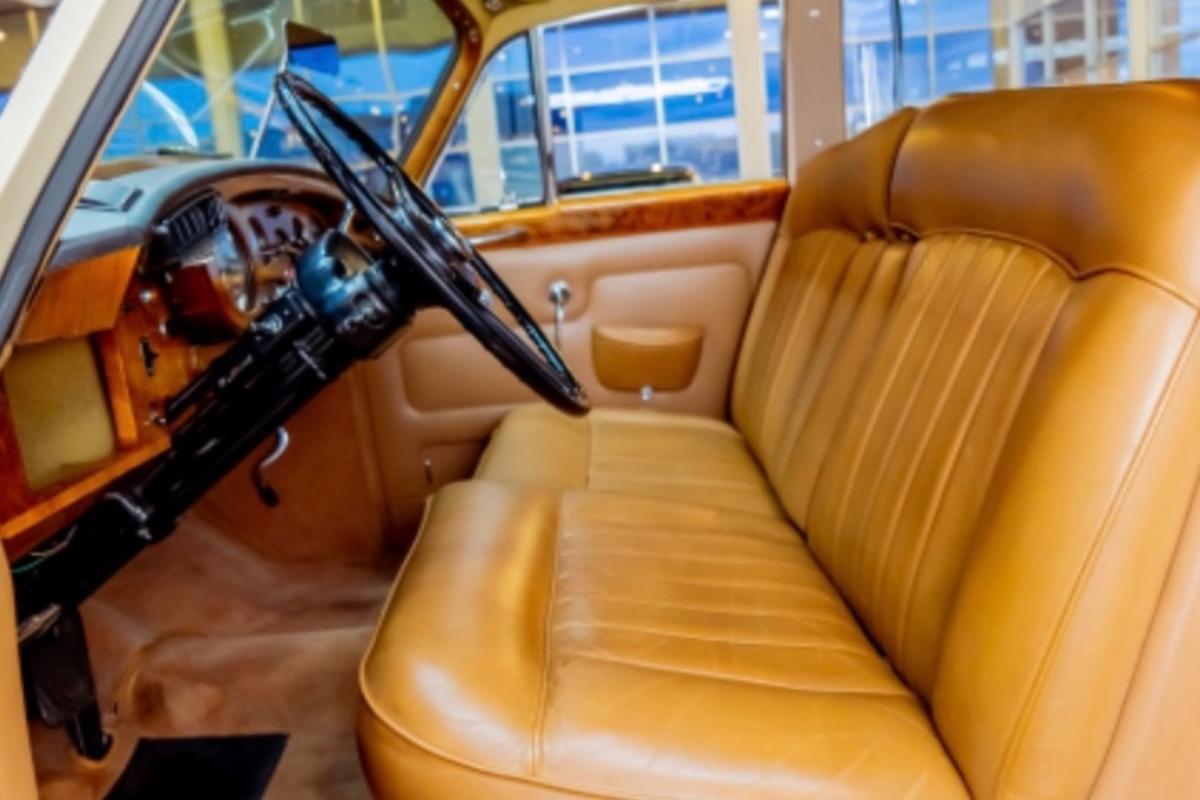 1965 Rolls Royce Silver Cloud III Long Wheel Base W/ Partition Thumbnail 