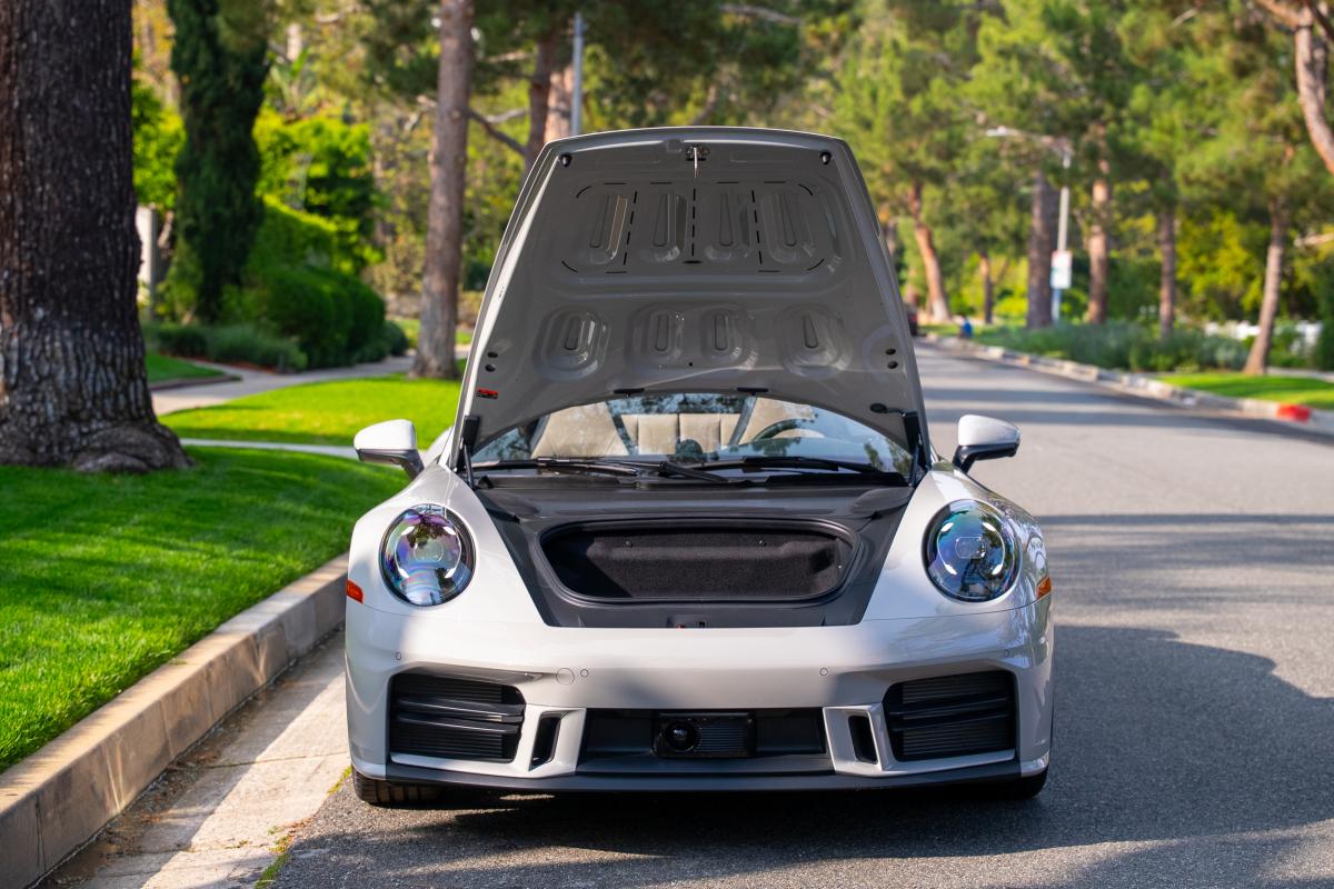 Porsche 911 Carrera Rental in Los Angeles Thumbnail 