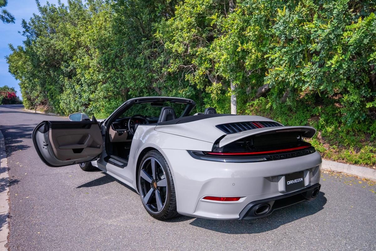Porsche 911 Carrera Rental in Los Angeles Thumbnail 