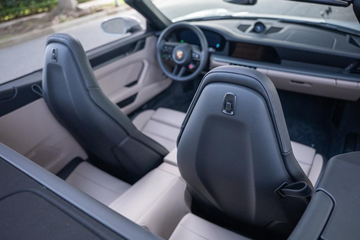 Porsche 911 Carrera Rental in Los Angeles Thumbnail 