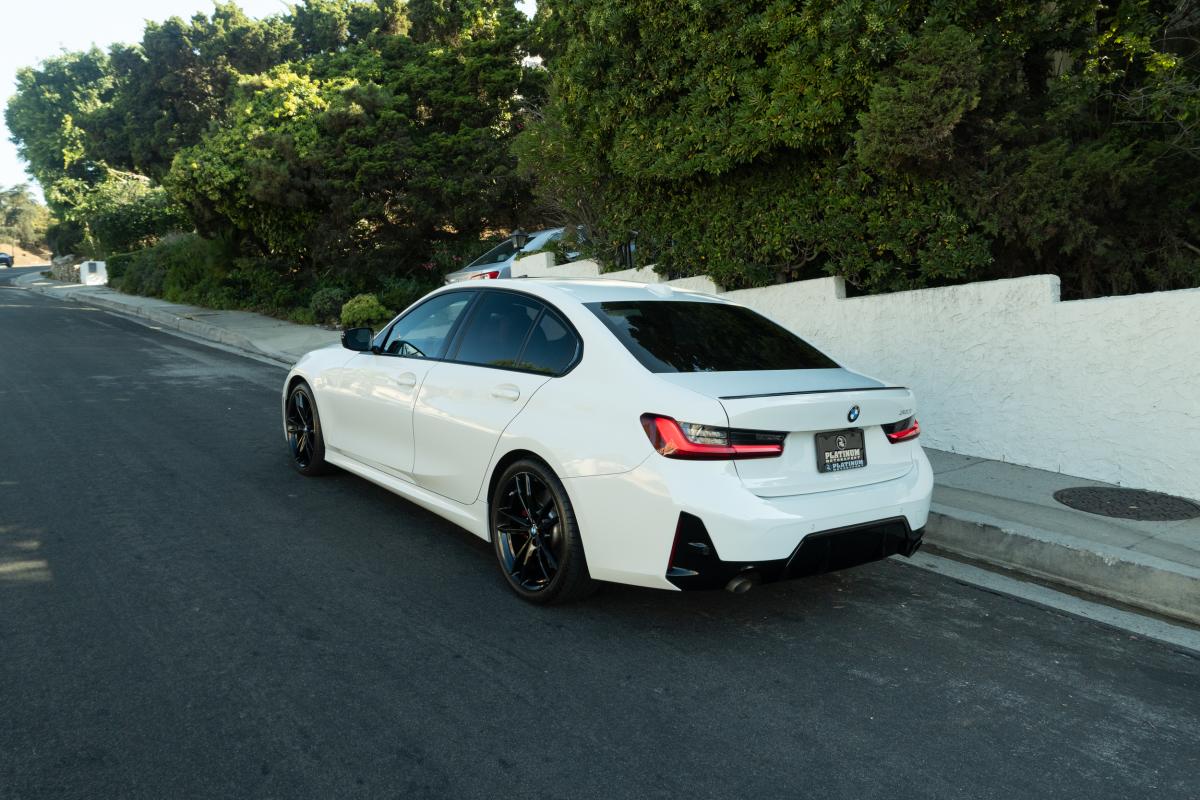 BMW 330i Rental in Los Angeles Thumbnail 