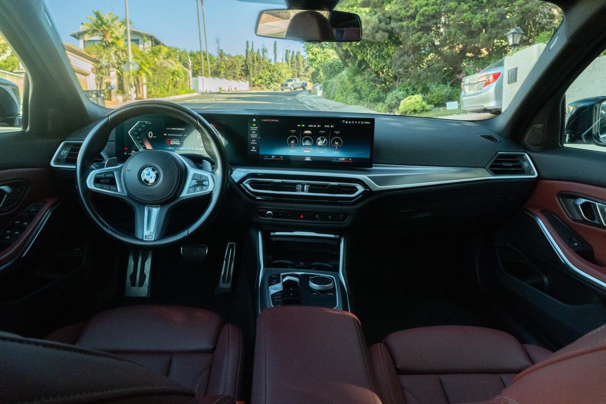 BMW 330i Rental in Los Angeles Thumbnail 