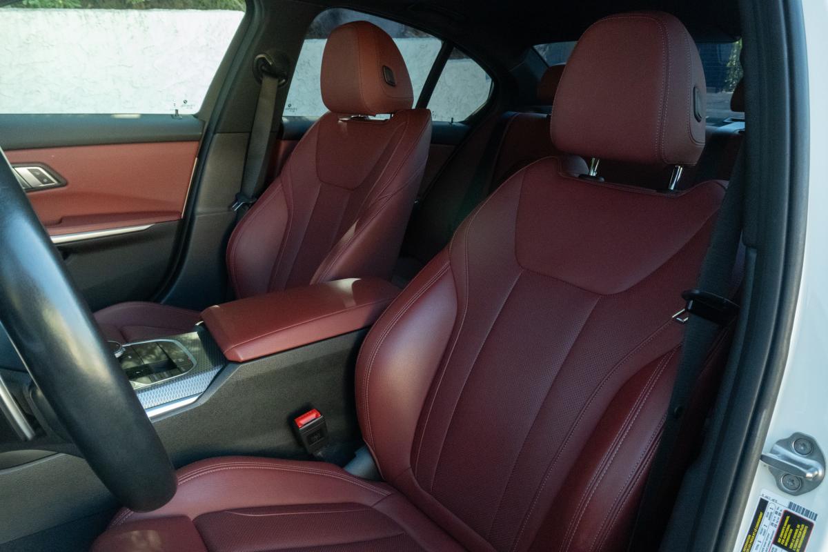 BMW 330i Rental in Los Angeles Thumbnail 