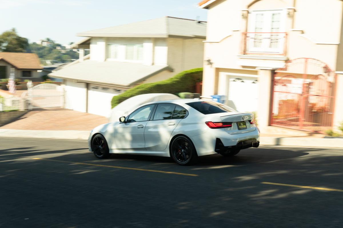 BMW 330i Rental in Los Angeles Thumbnail 