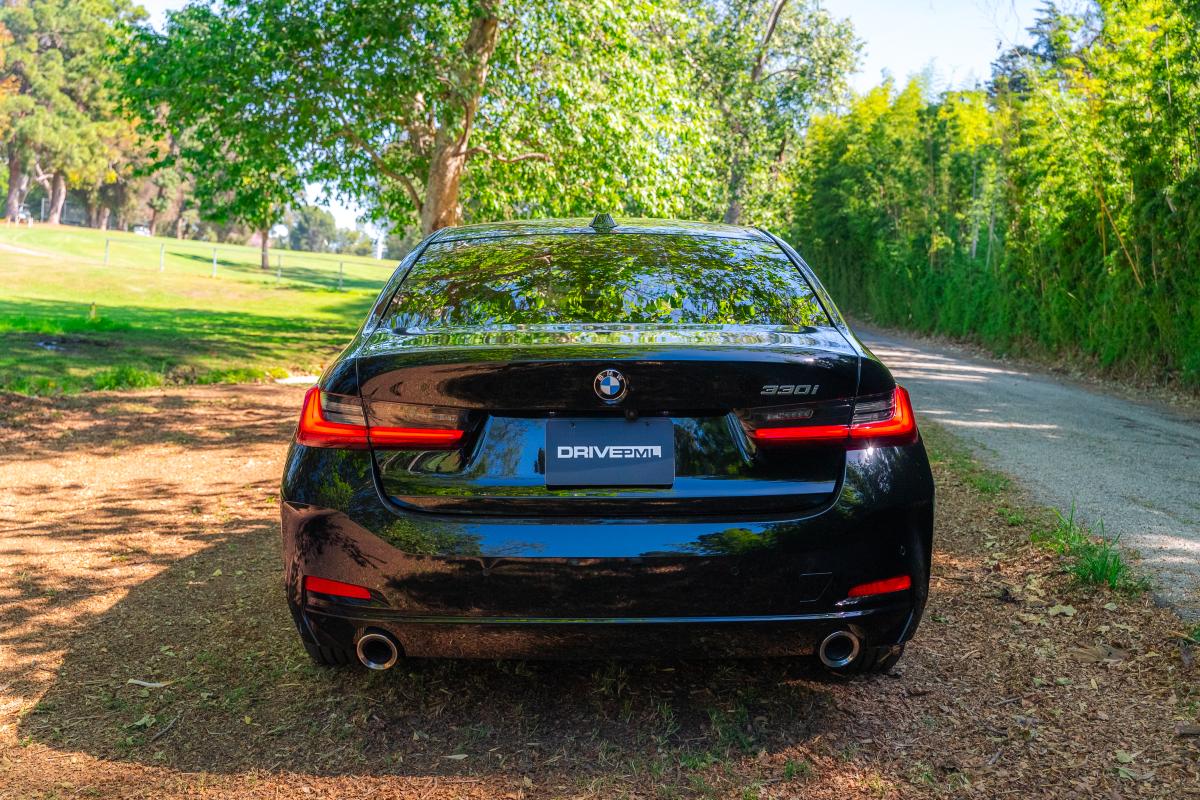 BMW 330i Rental in Los Angeles Thumbnail 