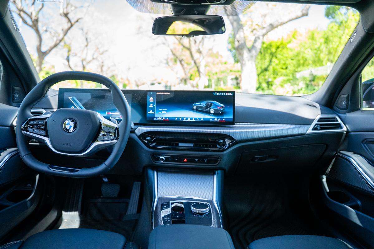 BMW 330i Rental in Los Angeles Thumbnail 