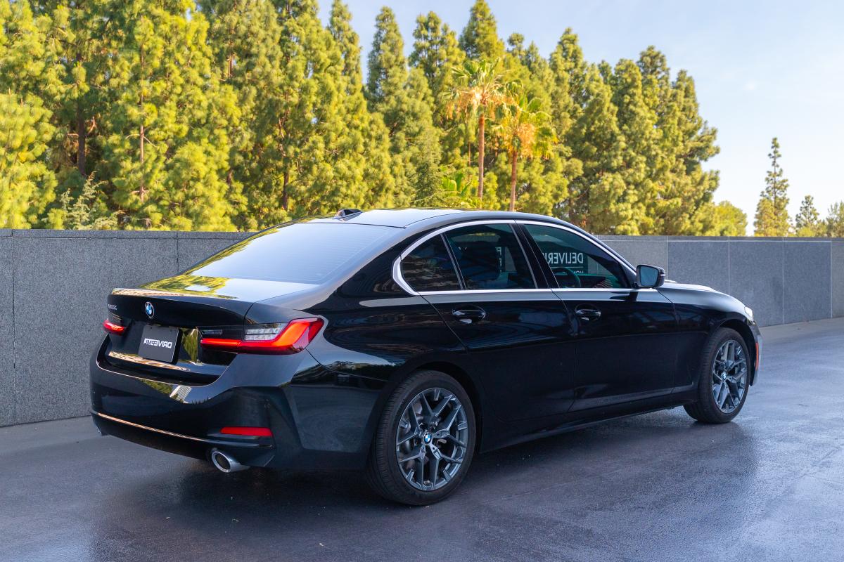 BMW 330i Rental in Los Angeles Thumbnail 