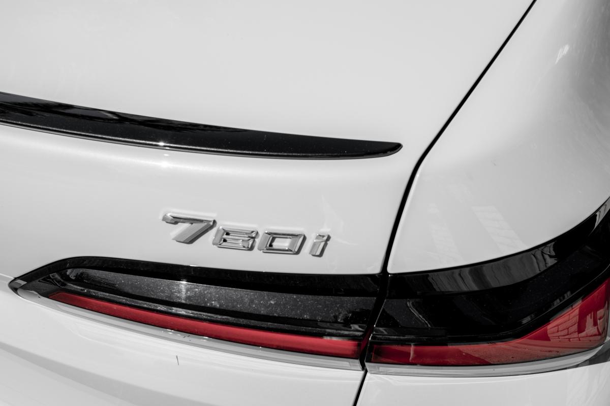 BMW 760i Thumbnail 