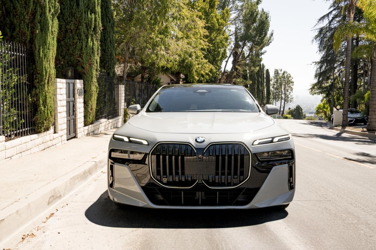 BMW 760i Thumbnail 