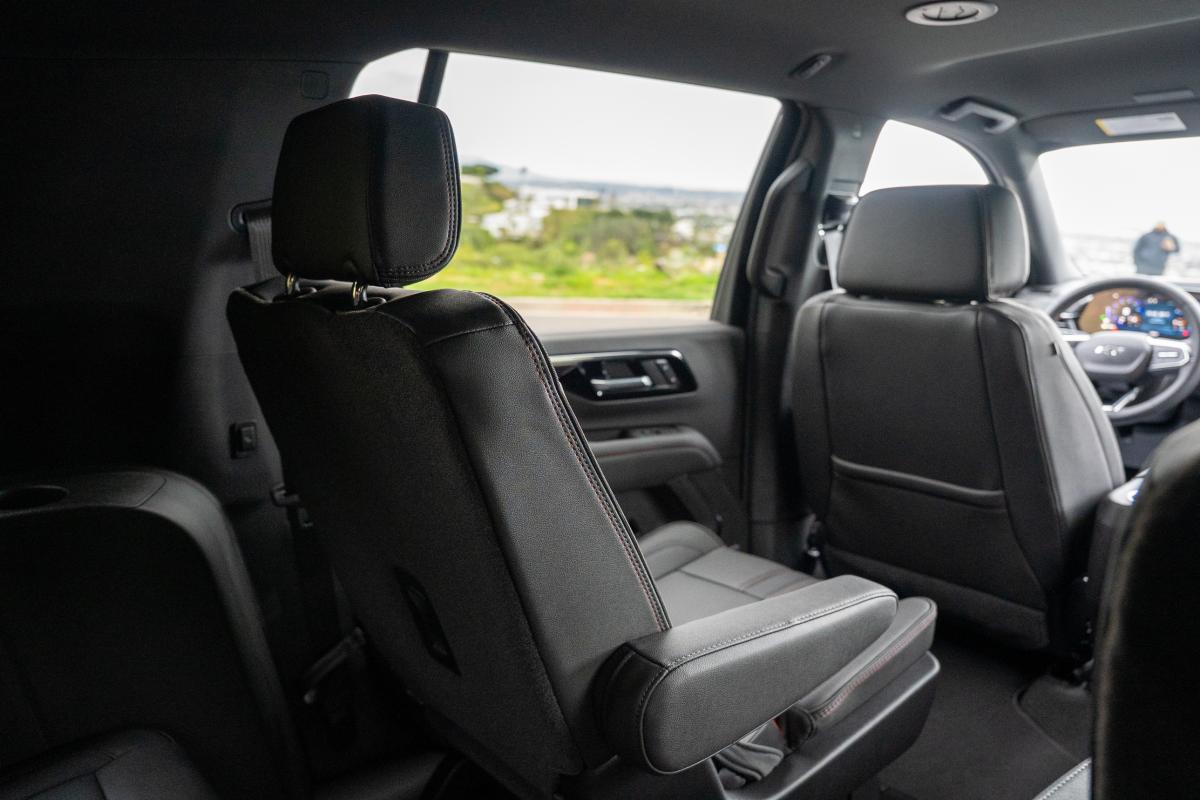 Chevrolet Suburban Rental in Los Angeles Thumbnail 