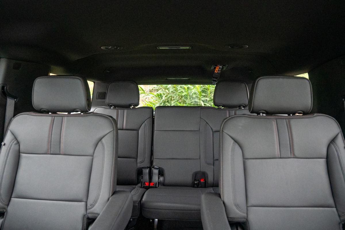 Chevrolet Suburban Rental in Los Angeles Thumbnail 