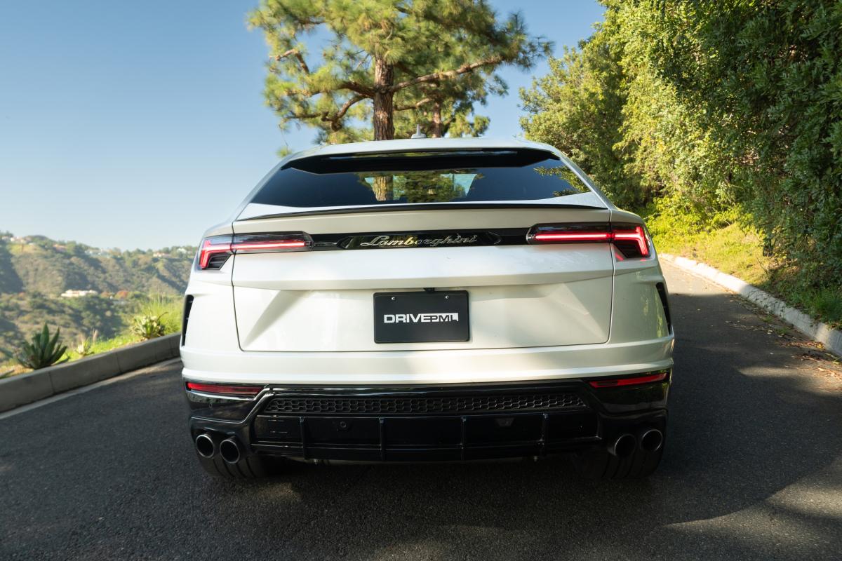 Lamborghini Urus Rental in Los Angeles Thumbnail 