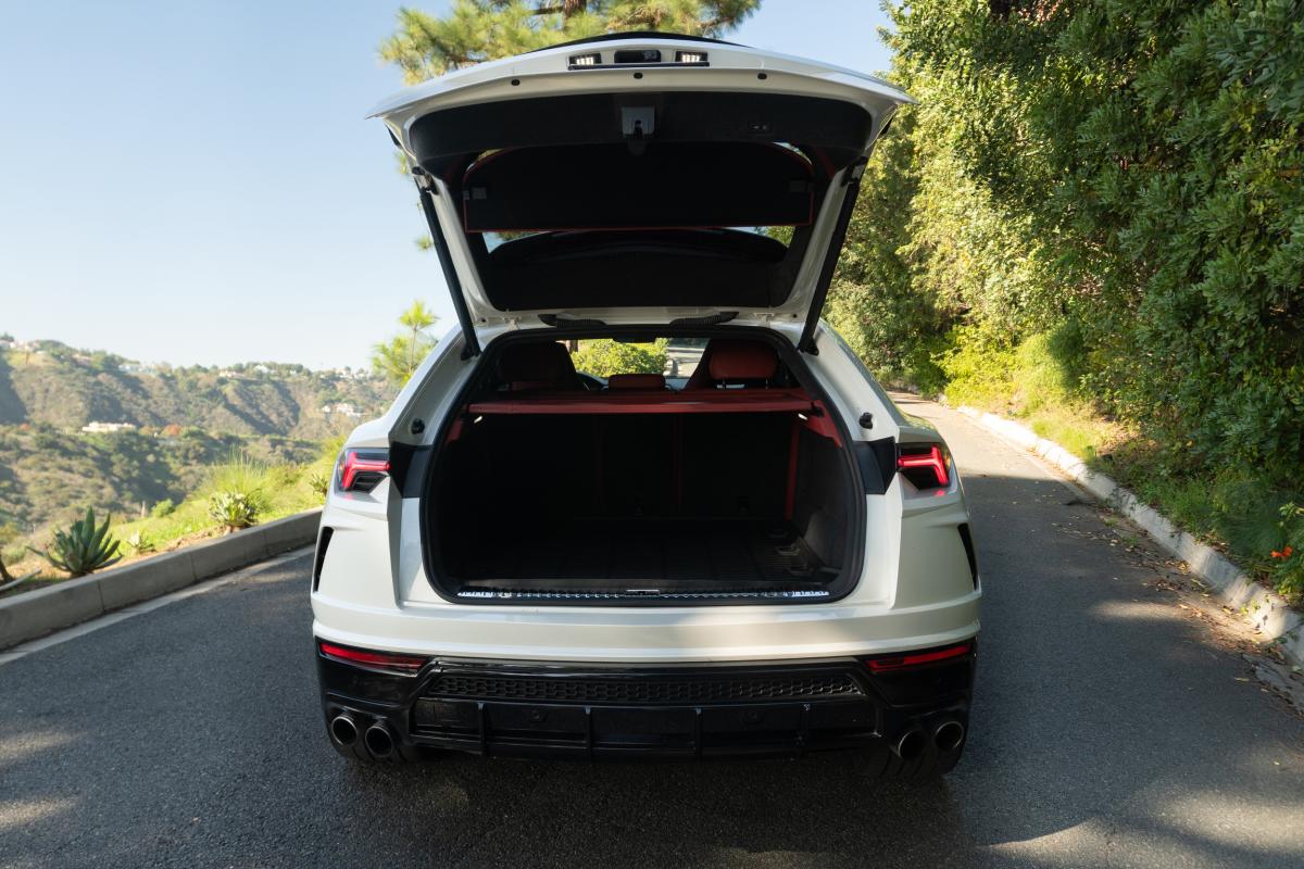 Lamborghini Urus Rental in Los Angeles Thumbnail 