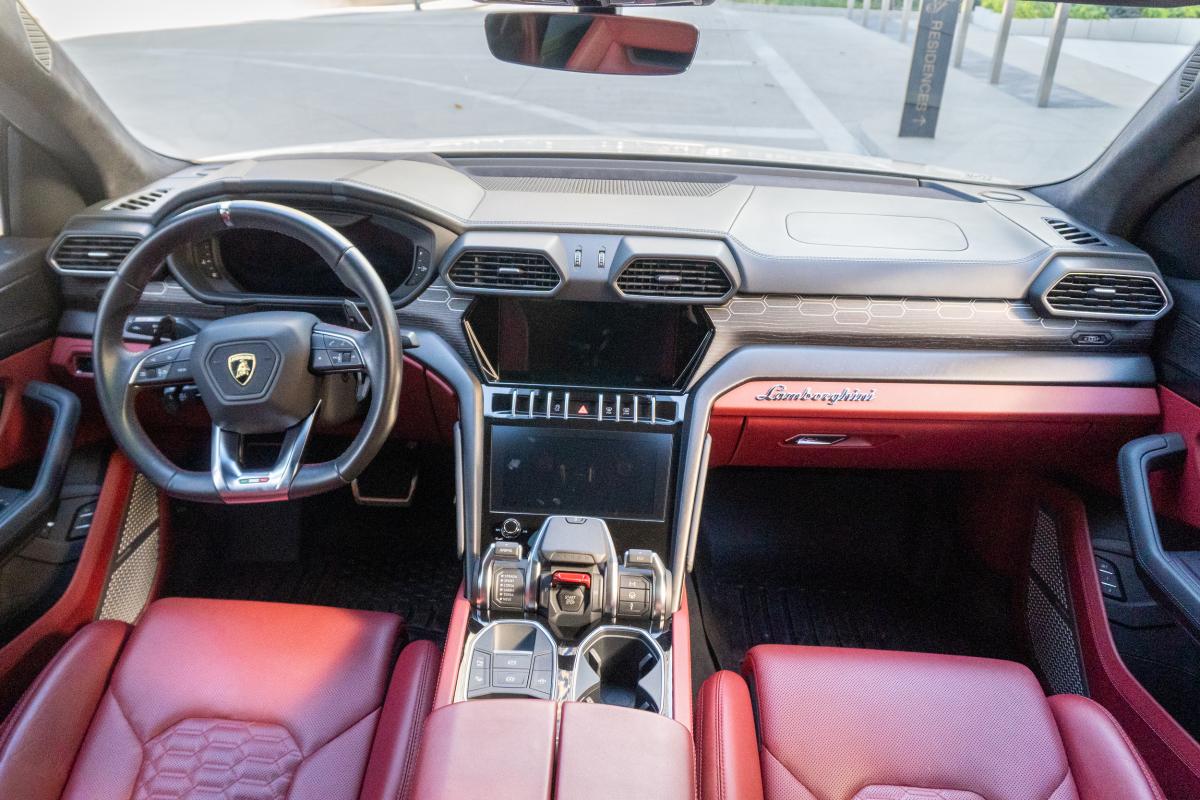 Lamborghini Urus Rental in Los Angeles Thumbnail 