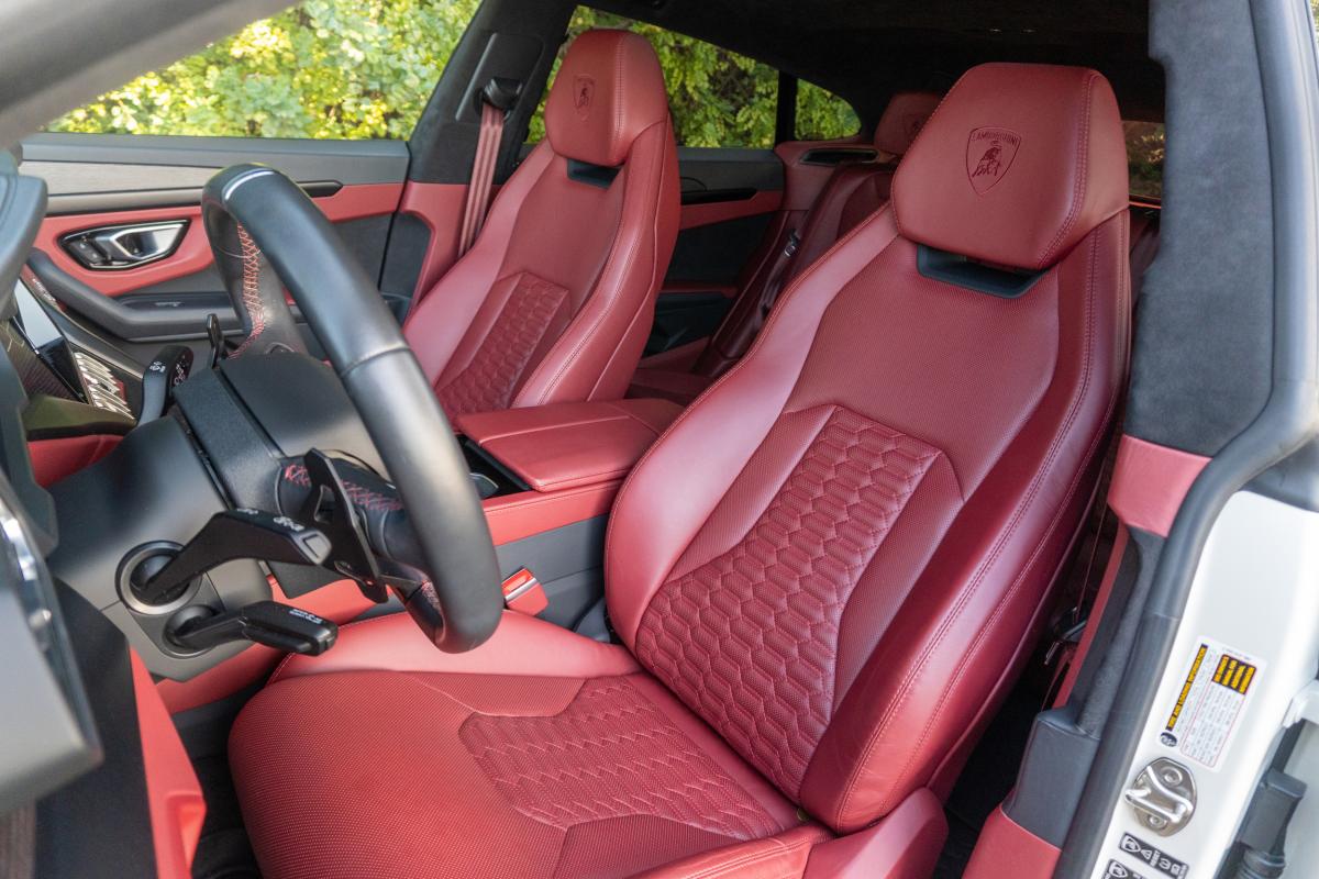 Lamborghini Urus Rental in Los Angeles Thumbnail 