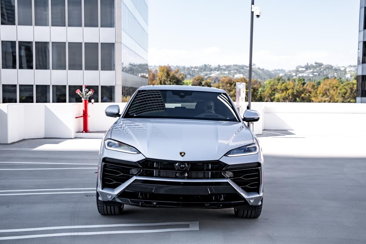 Lamborghini Urus Rental in Los Angeles Thumbnail 
