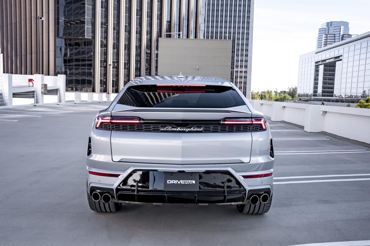 Lamborghini Urus Rental in Los Angeles Thumbnail 