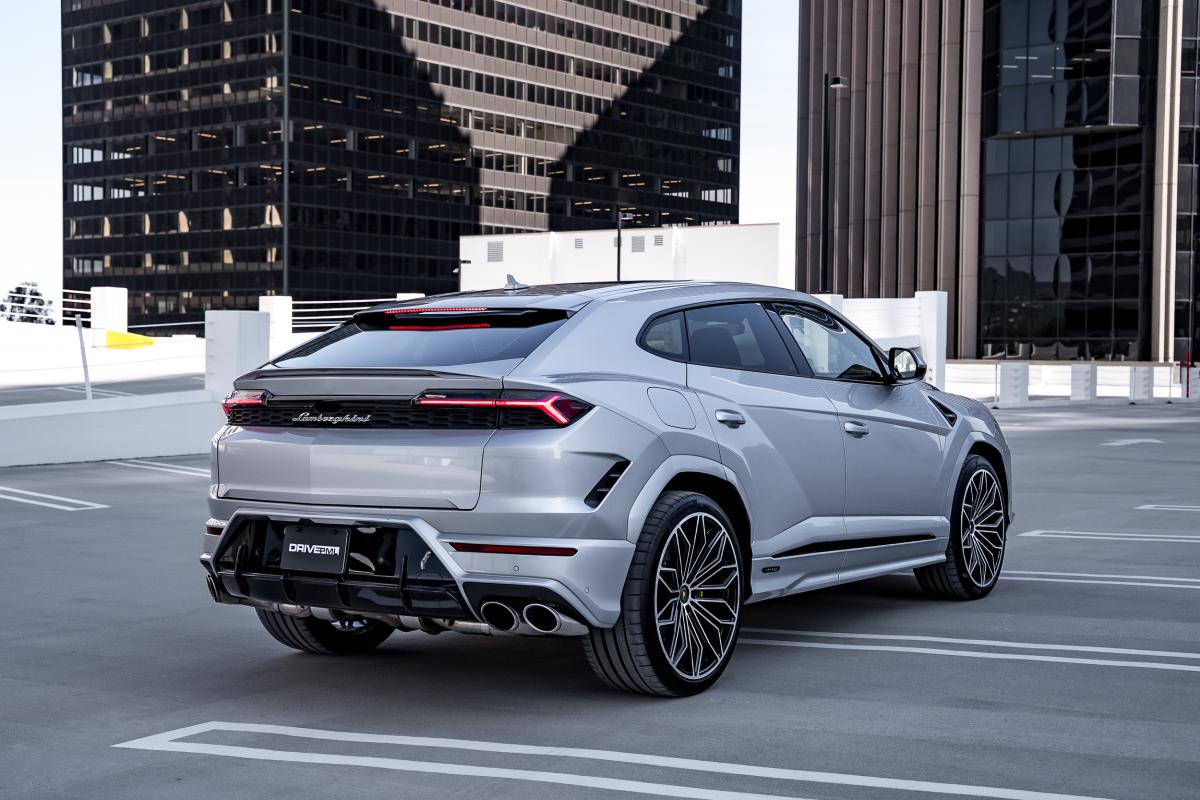 Lamborghini Urus Rental in Los Angeles Thumbnail 