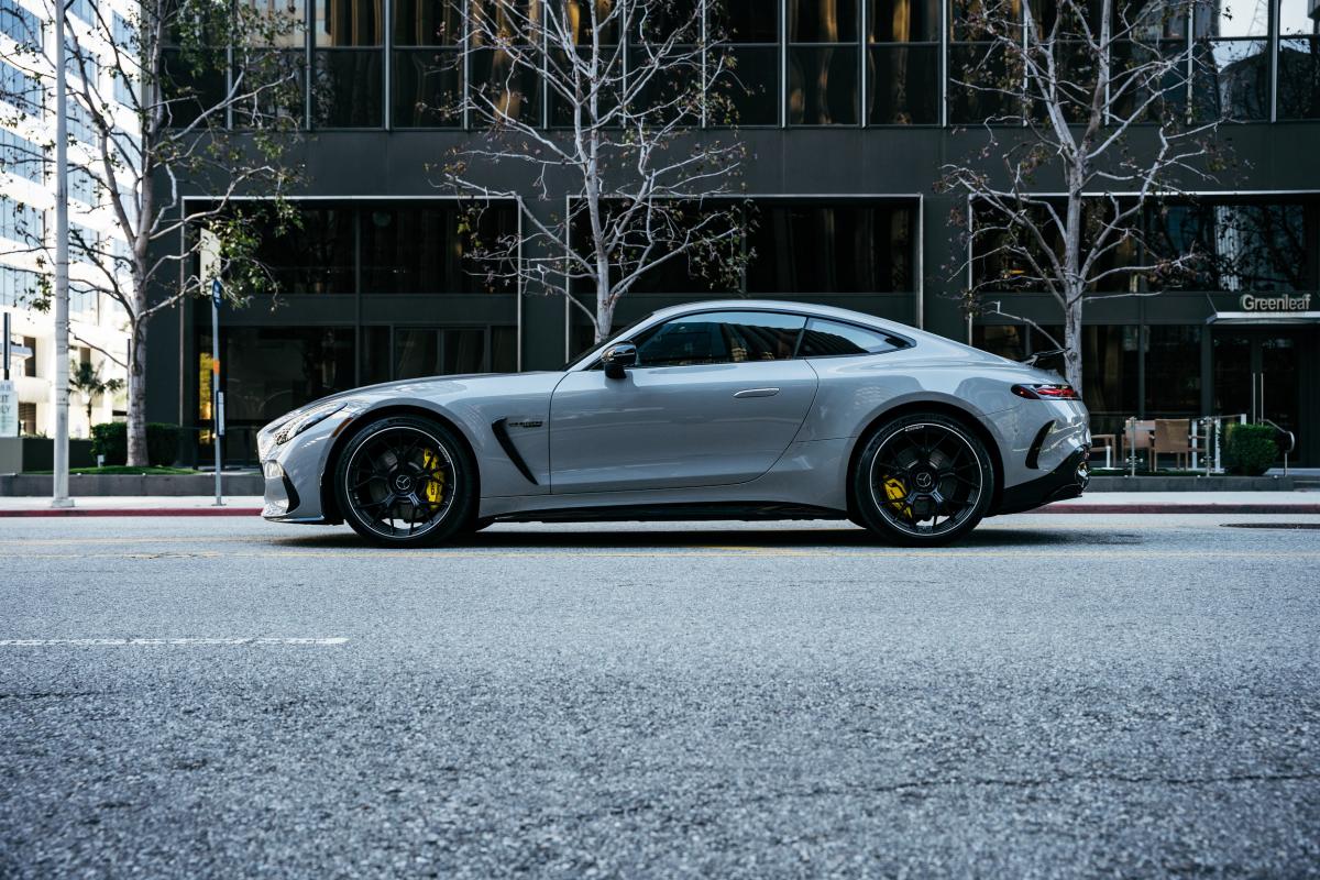 Mercedes AMG GT55 Coupe Rental In Los Angeles Thumbnail 