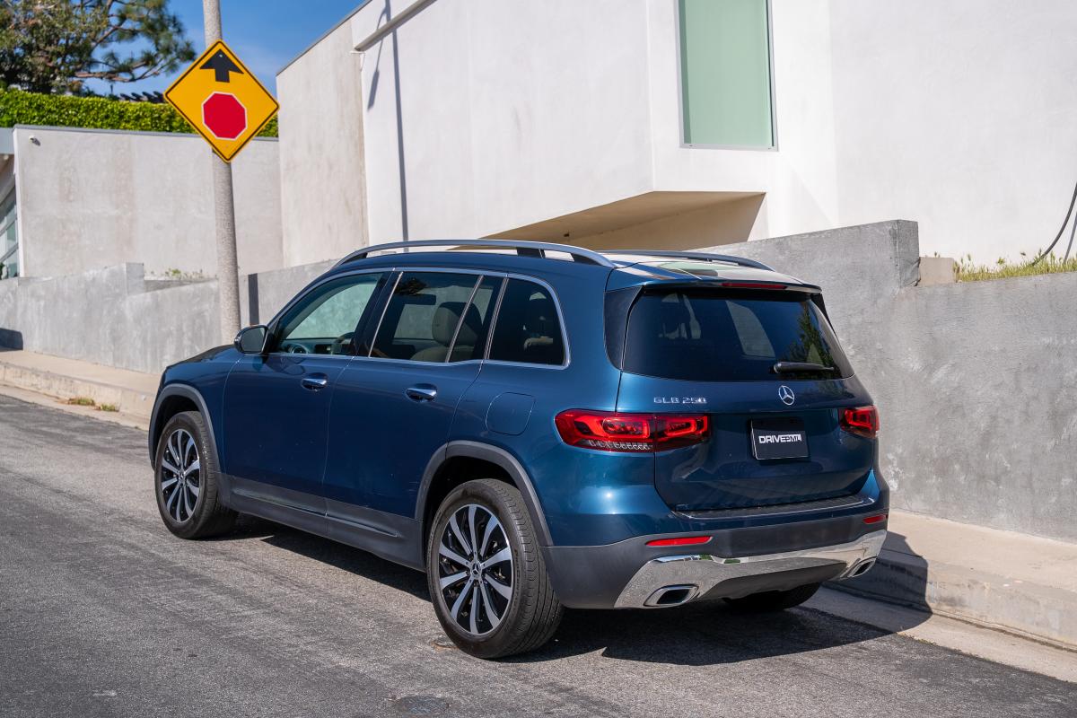 Mercedes Benz GLB 250 Rental in Los Angeles Thumbnail 