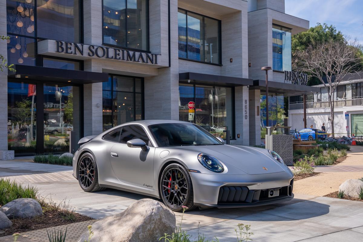 Porsche 911 Carrera GTS Rental in Los Angeles