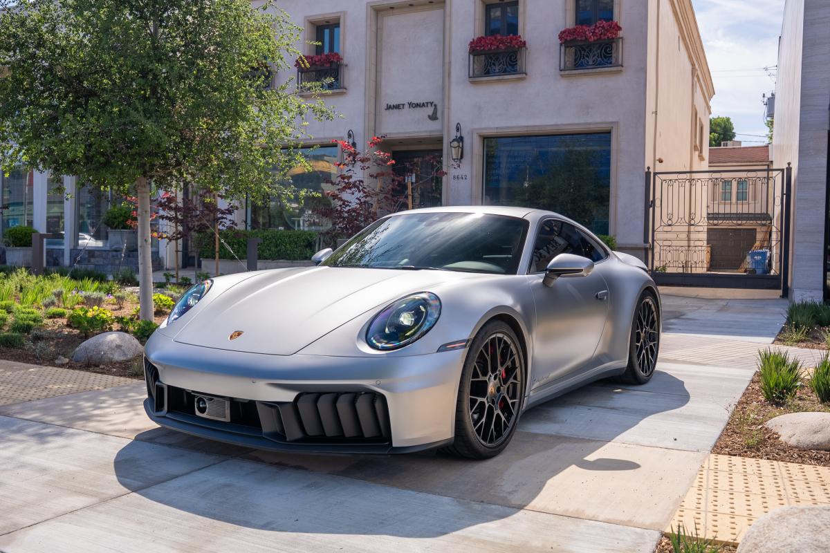 Porsche 911 Carrera GTS Rental in Los Angeles Thumbnail 