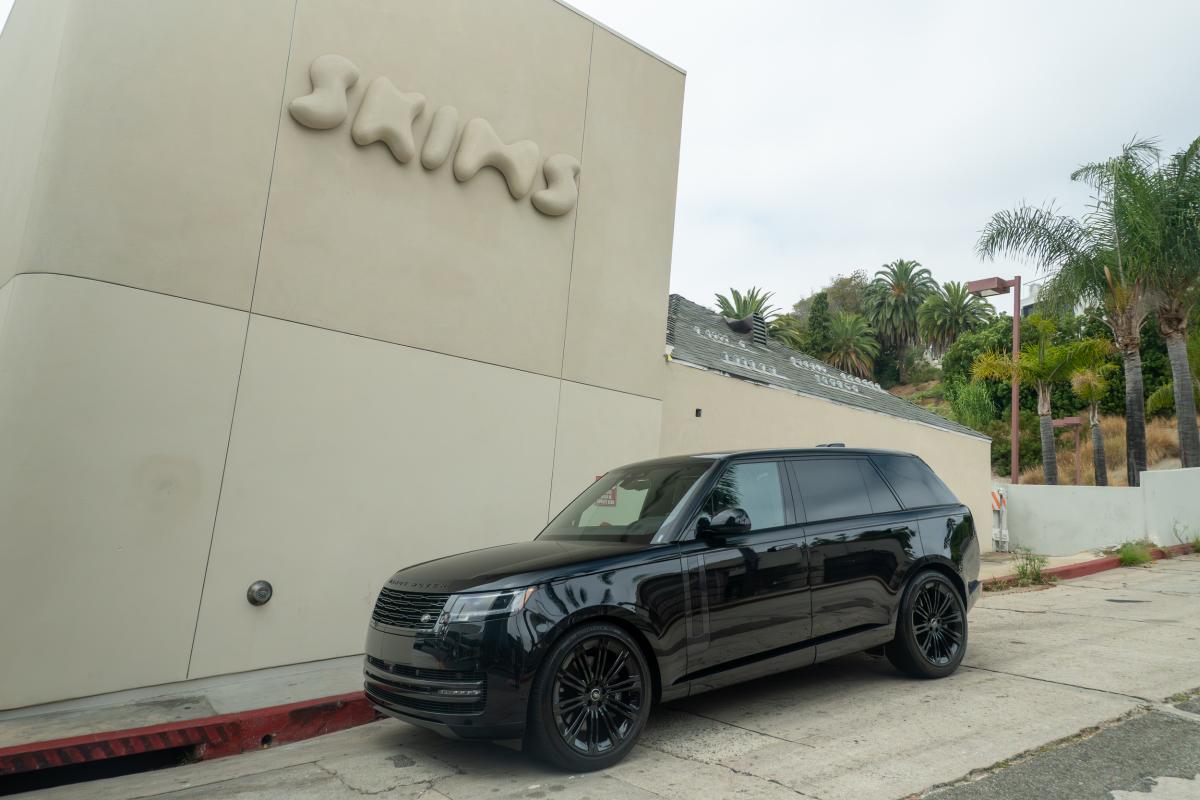 Land Rover Range Rover SE Long Wheelbase in Los Angeles Thumbnail 