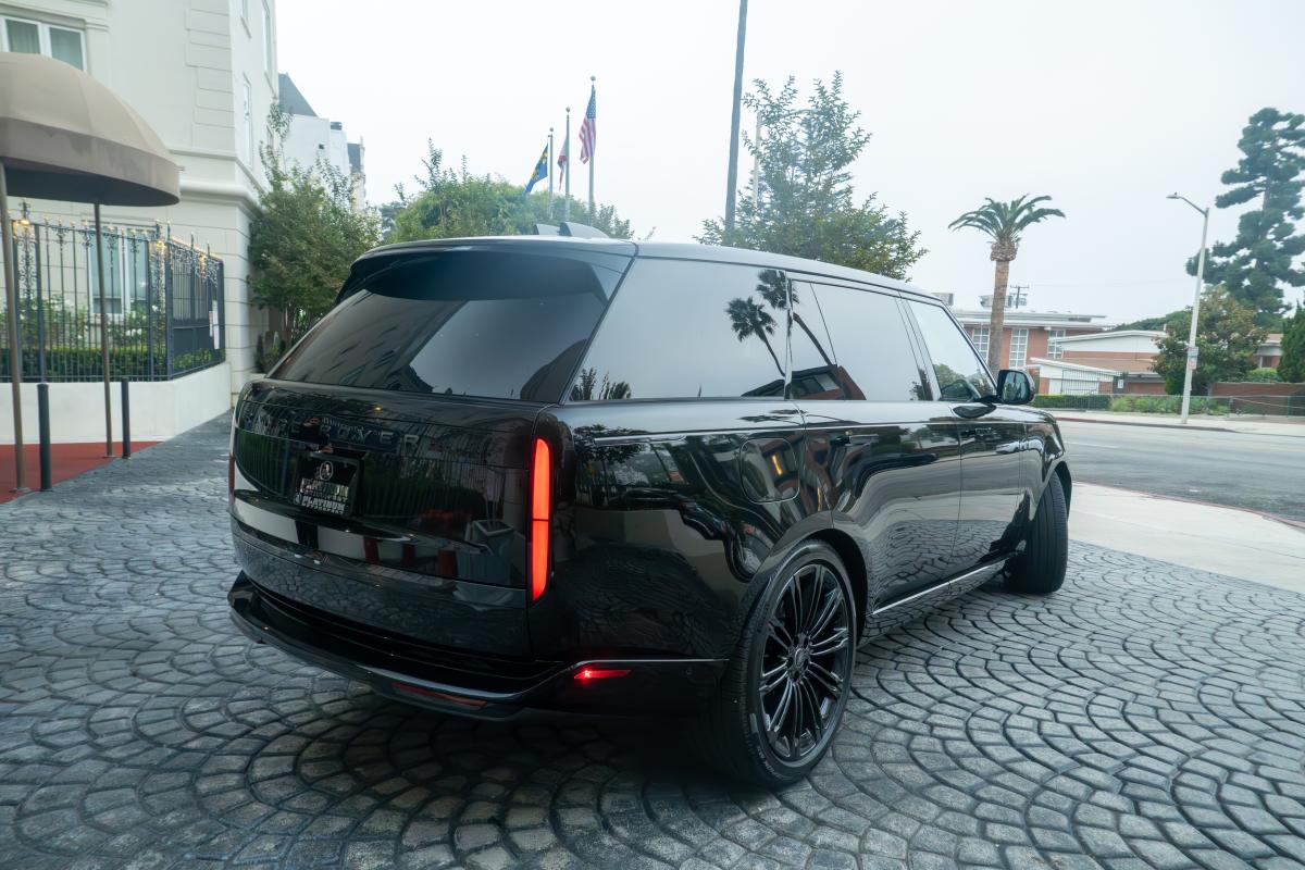 Land Rover Range Rover SE Long Wheelbase in Los Angeles Thumbnail 