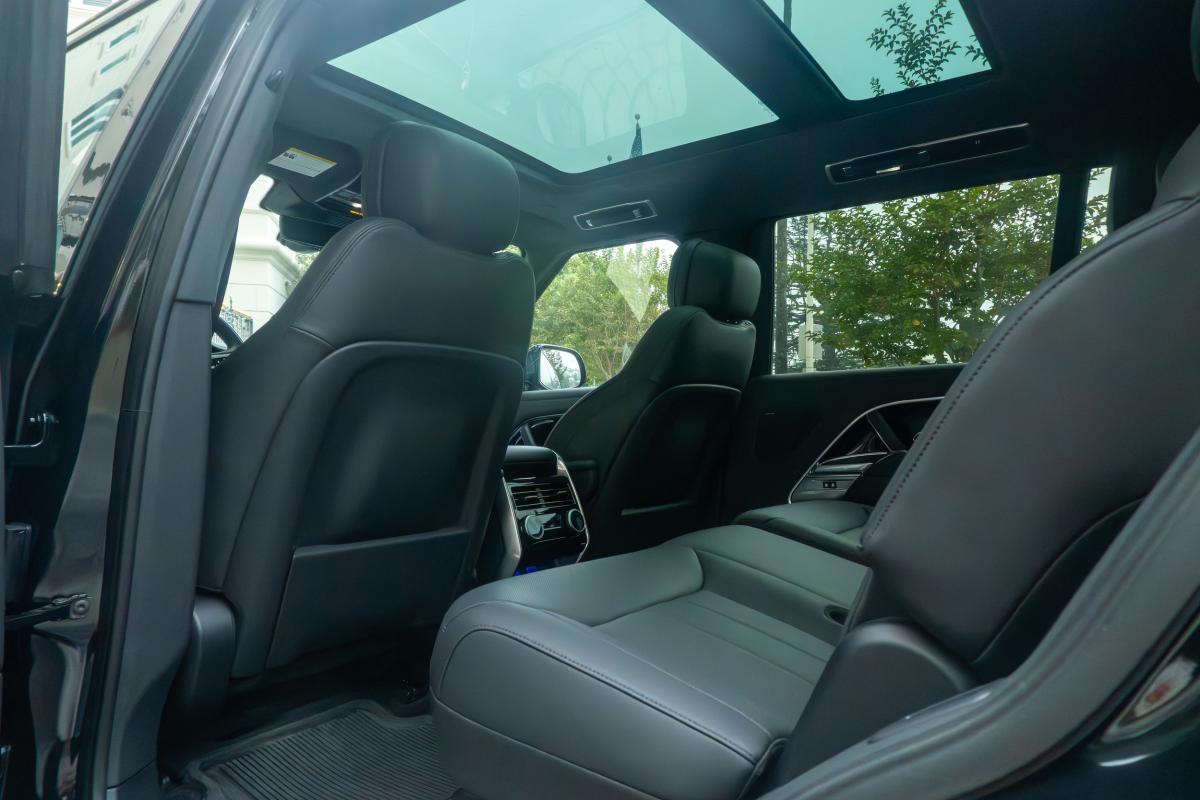 Land Rover Range Rover SE Long Wheelbase in Los Angeles Thumbnail 