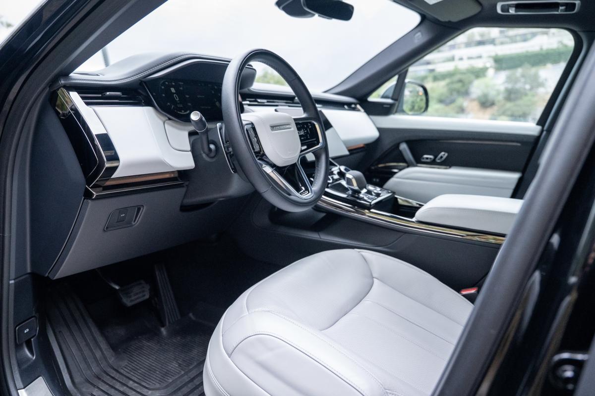 Range Rover Sport Rental in Los Angeles Thumbnail 