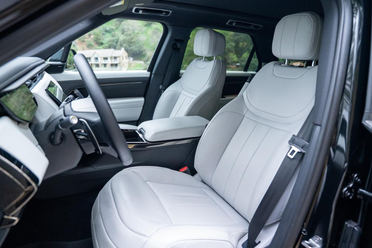 Range Rover Sport Rental in Los Angeles Thumbnail 