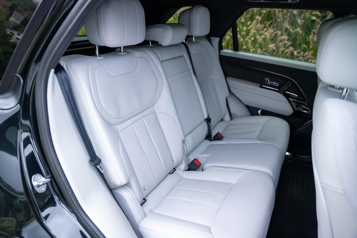 Range Rover Sport Rental in Los Angeles Thumbnail 