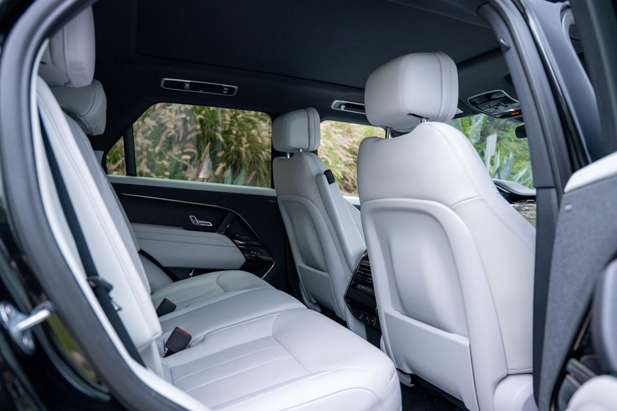 Range Rover Sport Rental in Los Angeles Thumbnail 