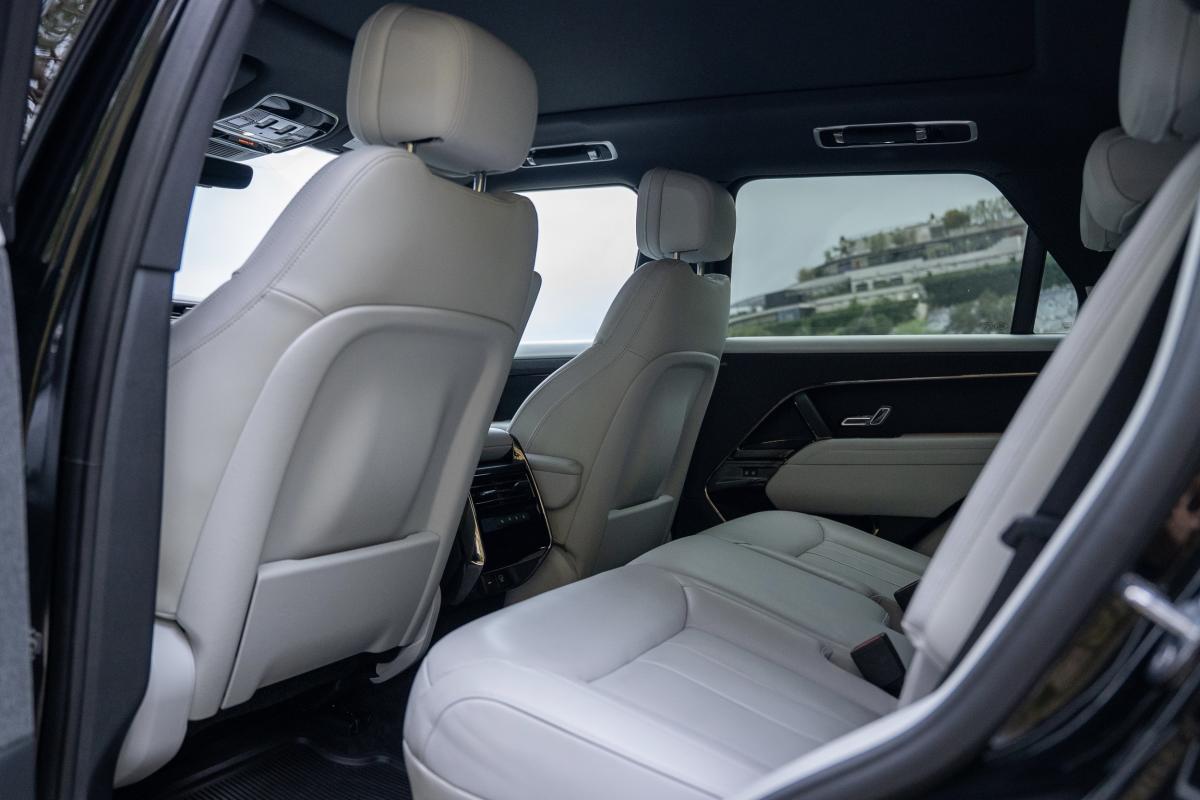 Range Rover Sport Rental in Los Angeles Thumbnail 