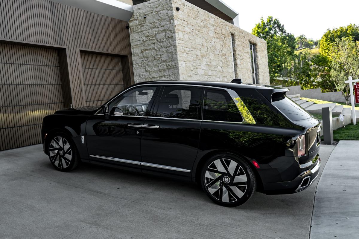 2025 Rolls-Royce Cullinan Series II Rental in Los Angeles Thumbnail 