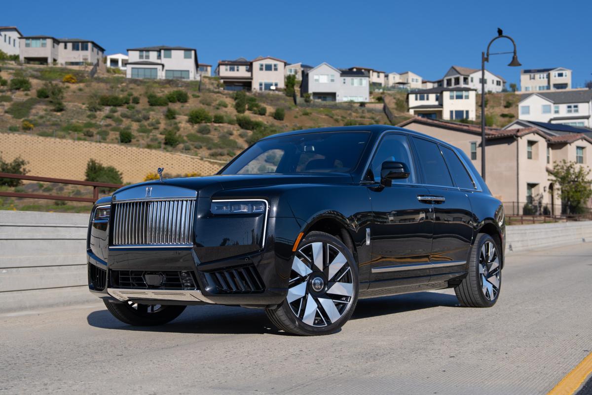 2025 Rolls Royce Cullinan Series II Rental in Los Angeles Thumbnail 