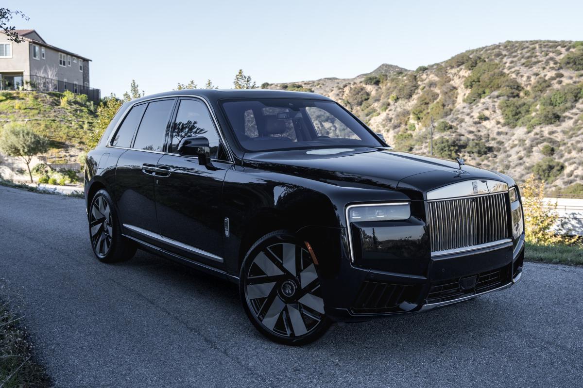2025 Rolls Royce Cullinan Series II Rental in Los Angeles Thumbnail 