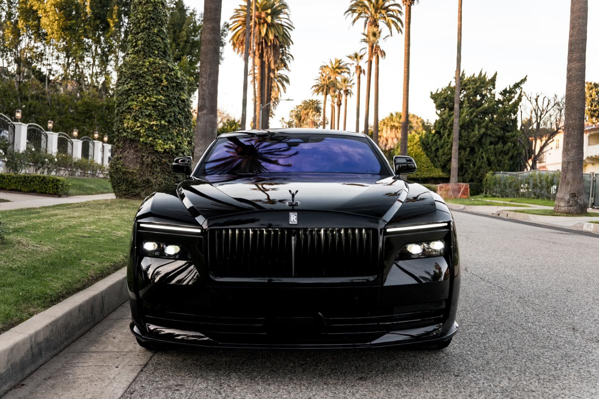 Rolls Royce Spectre for Rental in Los Angeles Thumbnail 