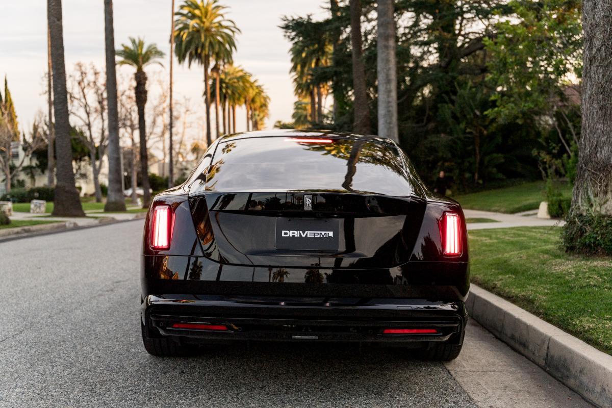 Rolls Royce Spectre for Rental in Los Angeles Thumbnail 