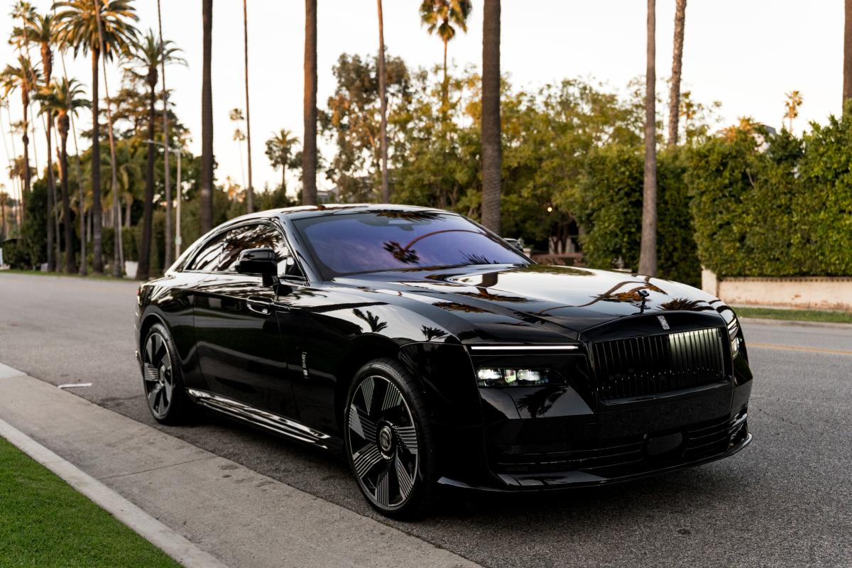 Rolls Royce Spectre for Rental in Los Angeles Thumbnail 