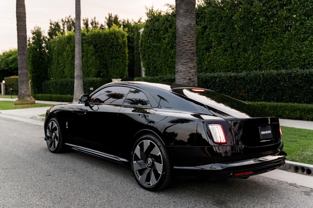 Rolls Royce Spectre for Rental in Los Angeles Thumbnail 