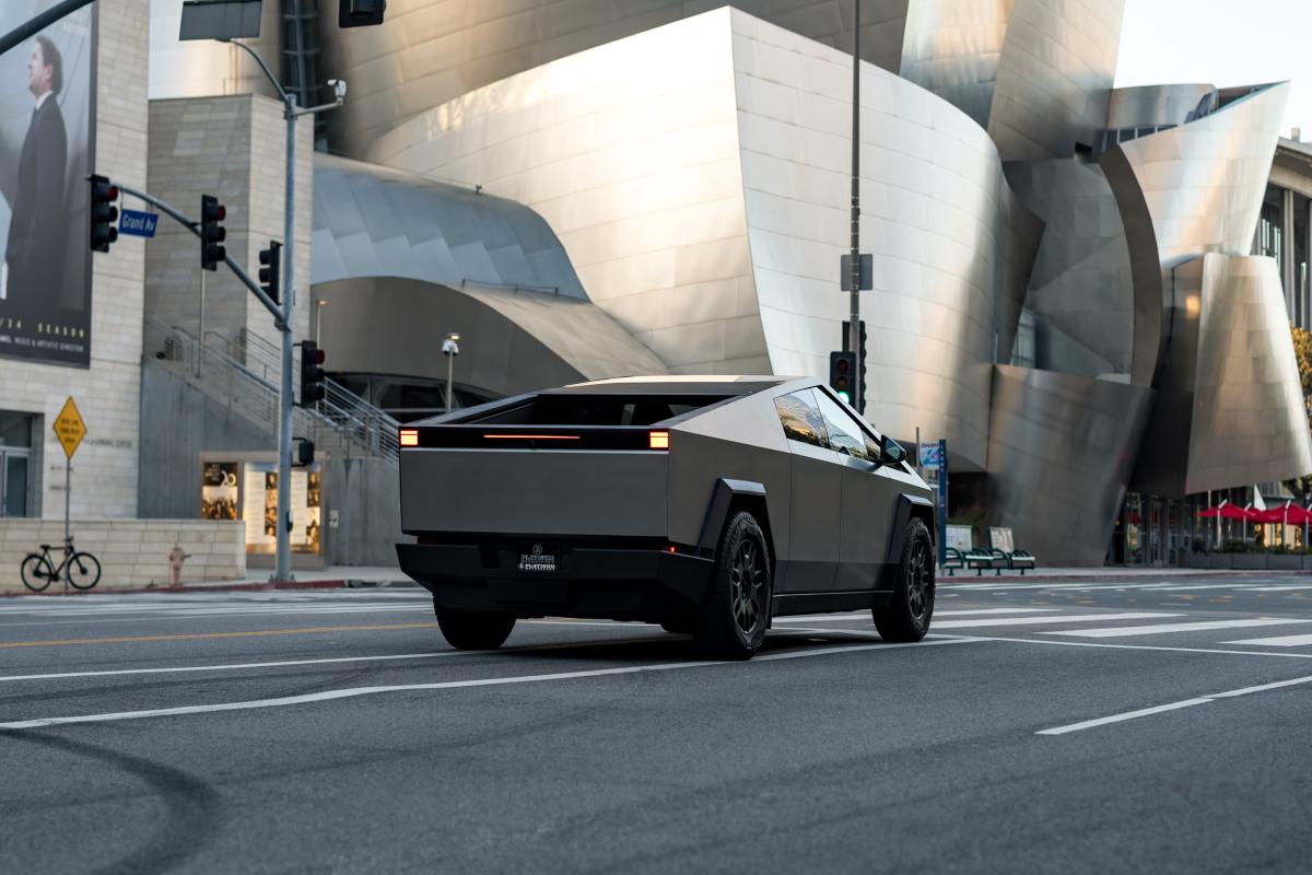 Tesla Cybertruck EV Rental in Los Angeles Thumbnail 