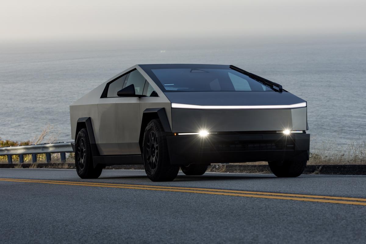 Tesla Cybertruck EV Rental in Los Angeles